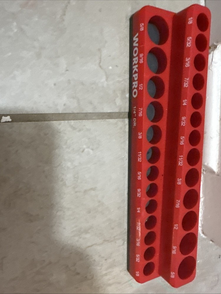 Magnetic socket holder / organizer 1/4"