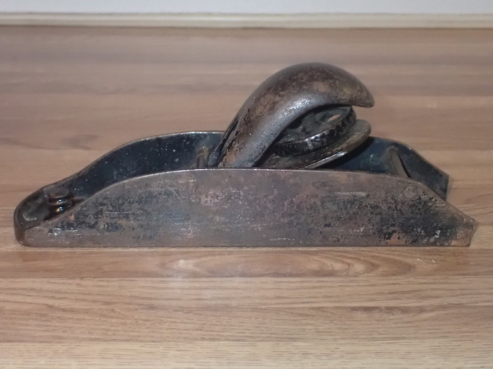 Stanley Wood Plane No. 130. Missing handle/knob piece broken on back