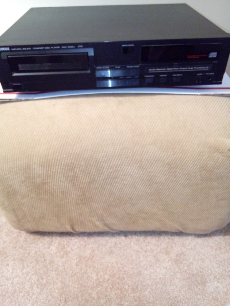 Yamaha CDX 500U CD Player Professionally Serviced w/Remote. Fully functioning.
