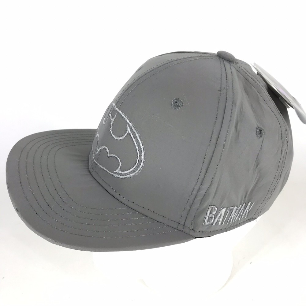 🦇 DC Comics Batman Grey Embroidered Snapback Hat Cap NWT 🦇