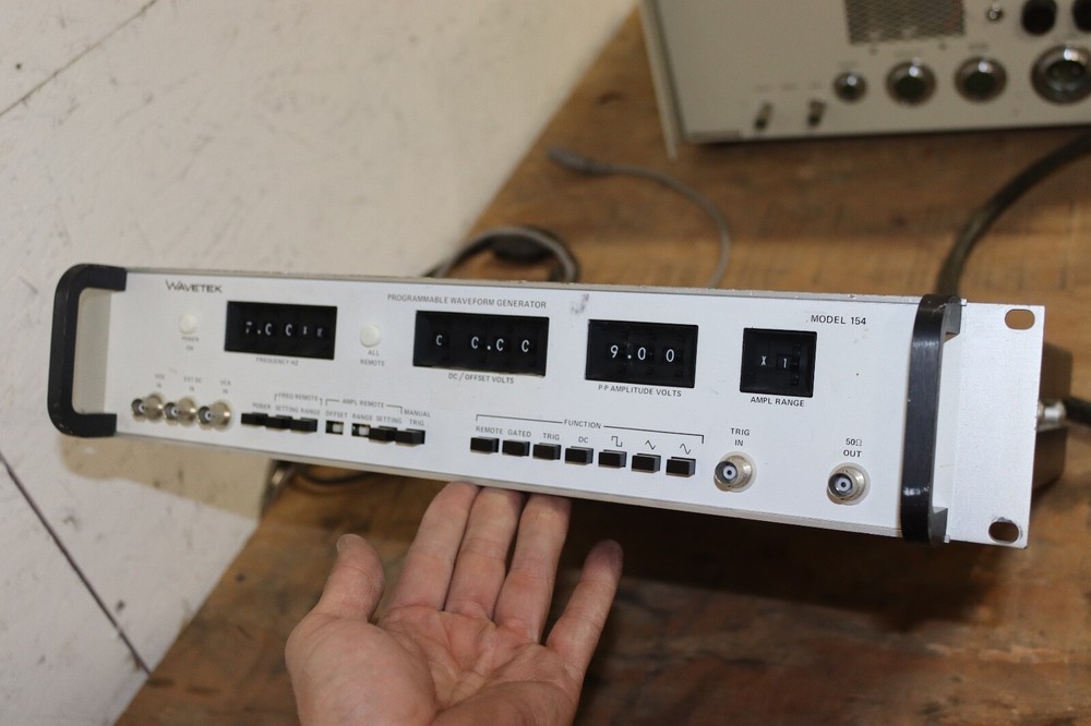 Wavetek 154 Programmable Waveform Generator  1 MHz - 10 MHz