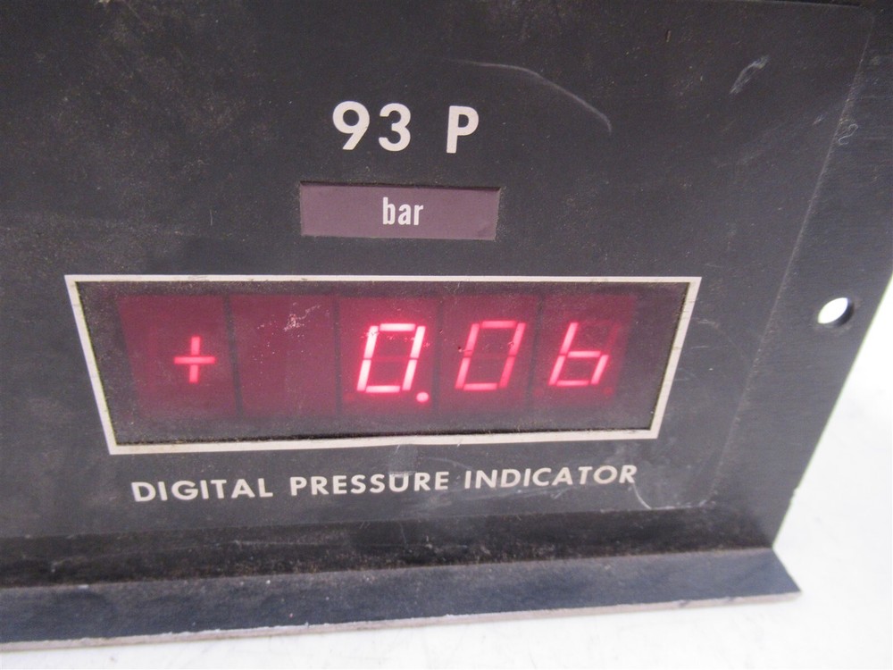 Ametek 93P Digital Pressure Indicator 93PG0010BDE8B 0-100 Bars Panel Meter