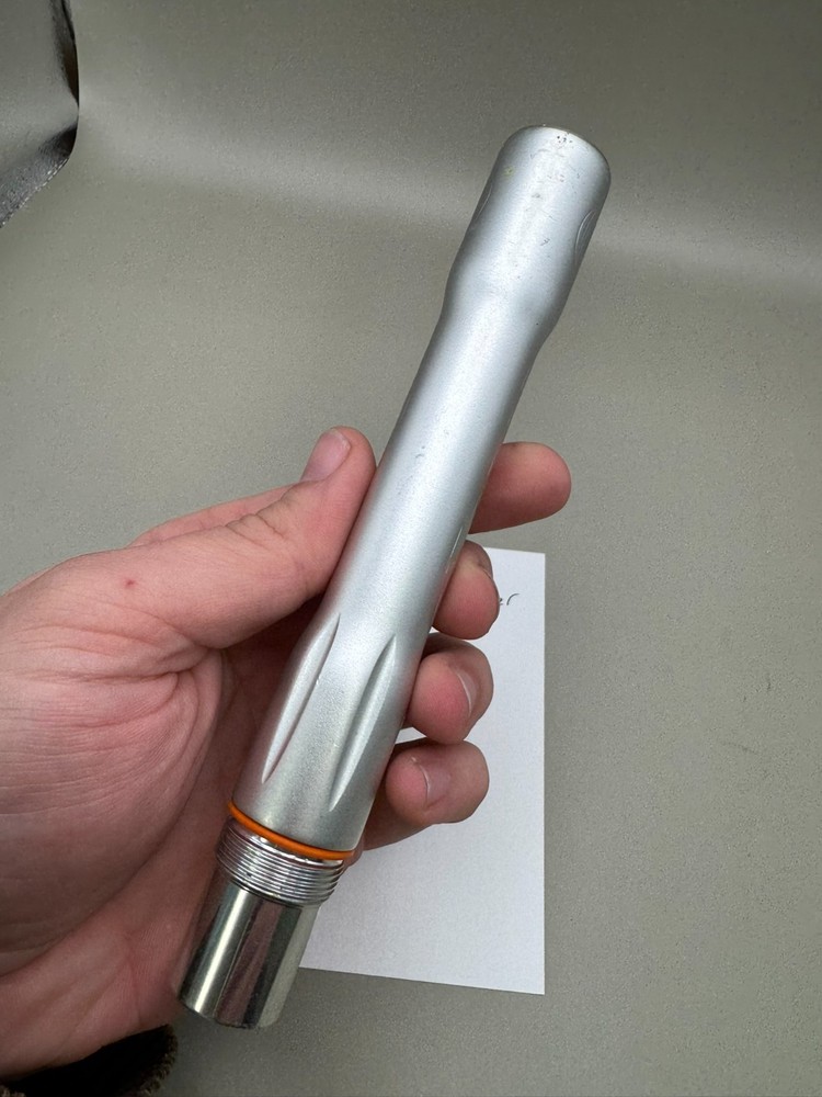 Dye UL Back-Satin Silver 688 Bore AC Thread