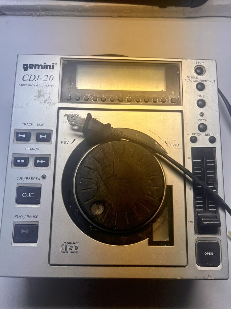 GEMINI CDJ-20 Professional CD Player Deck DJ Controller Turns on Unsure if works