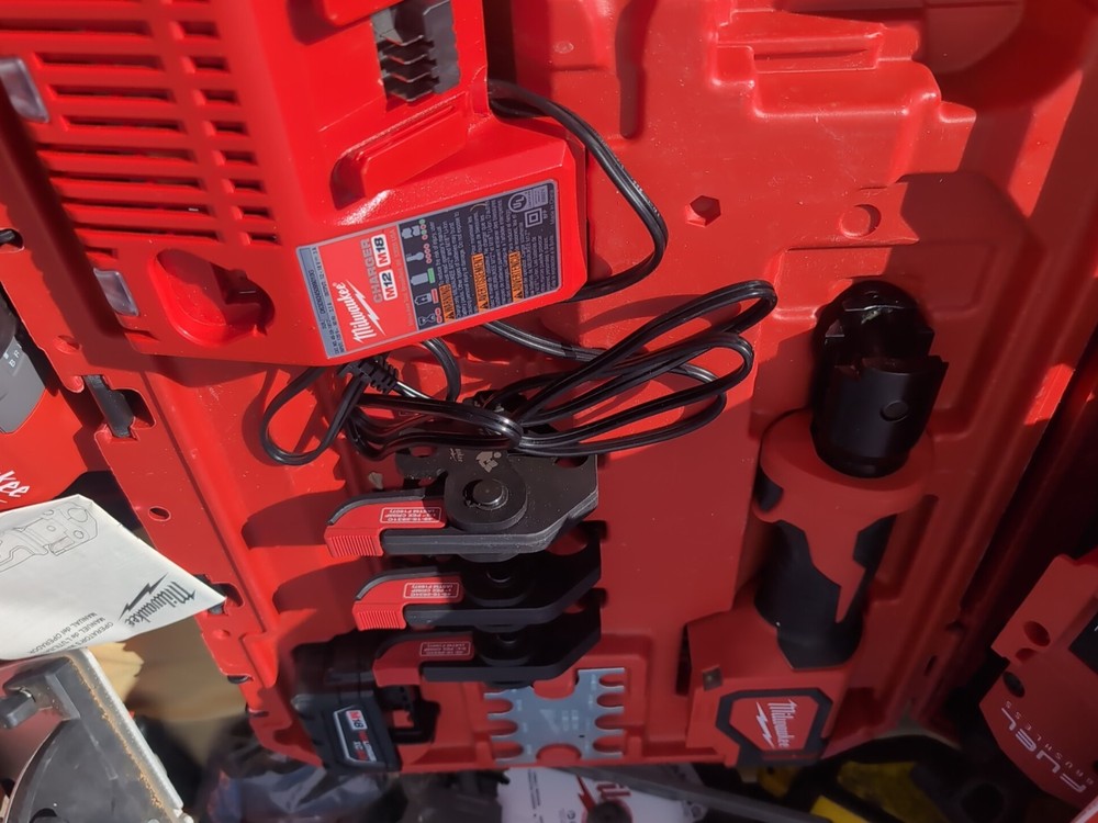 Milwaukee M18 Short Throw Press Tool Kit w/ PEX Crimp Jaws