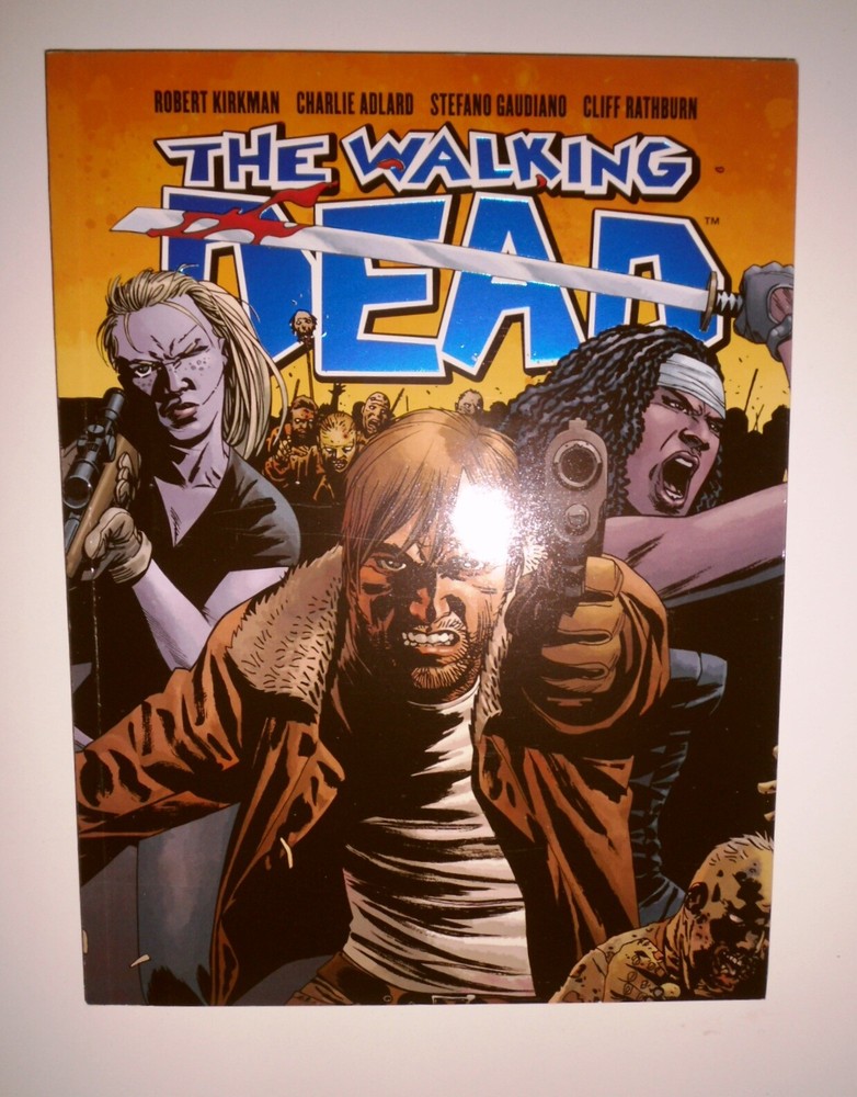 THE WALKING DEAD 31 Variant Limited & Numbered TOTAL WAR With Box
