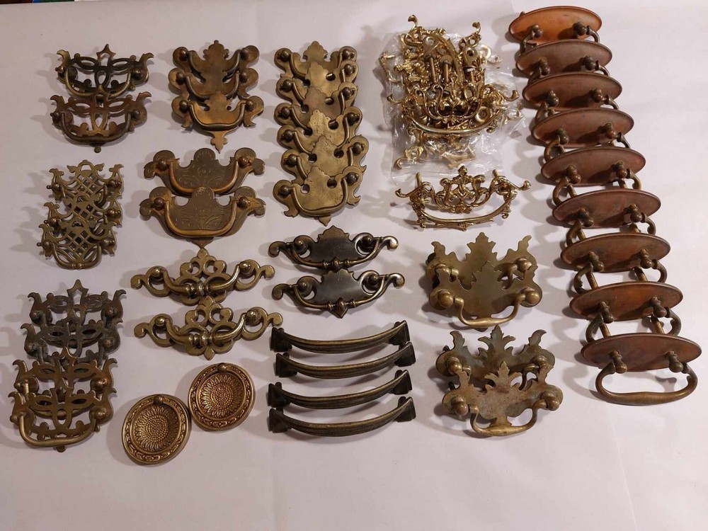 Collection Of 328 Handles And Pulls