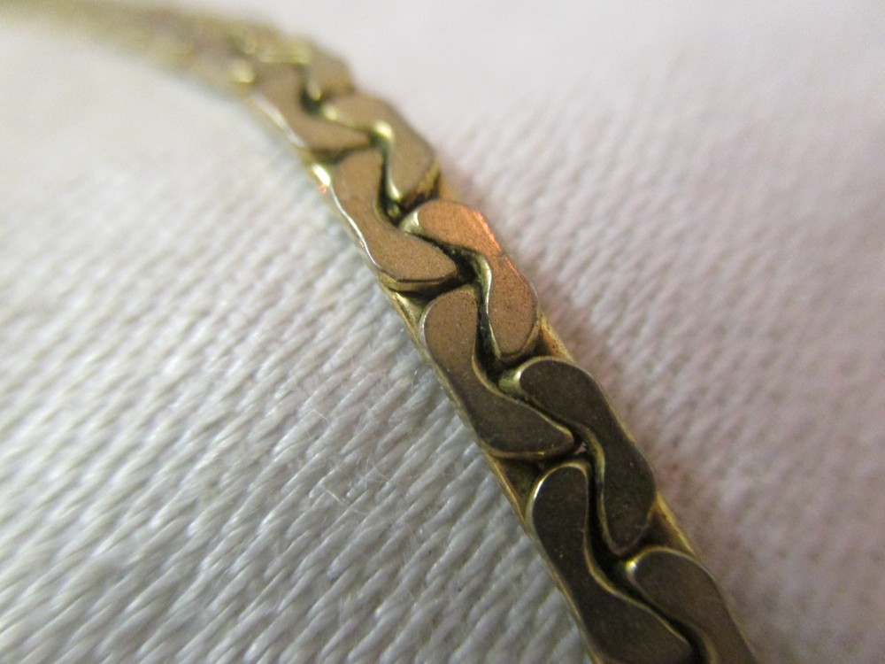 Vintage gold tone Necklace interlocking links