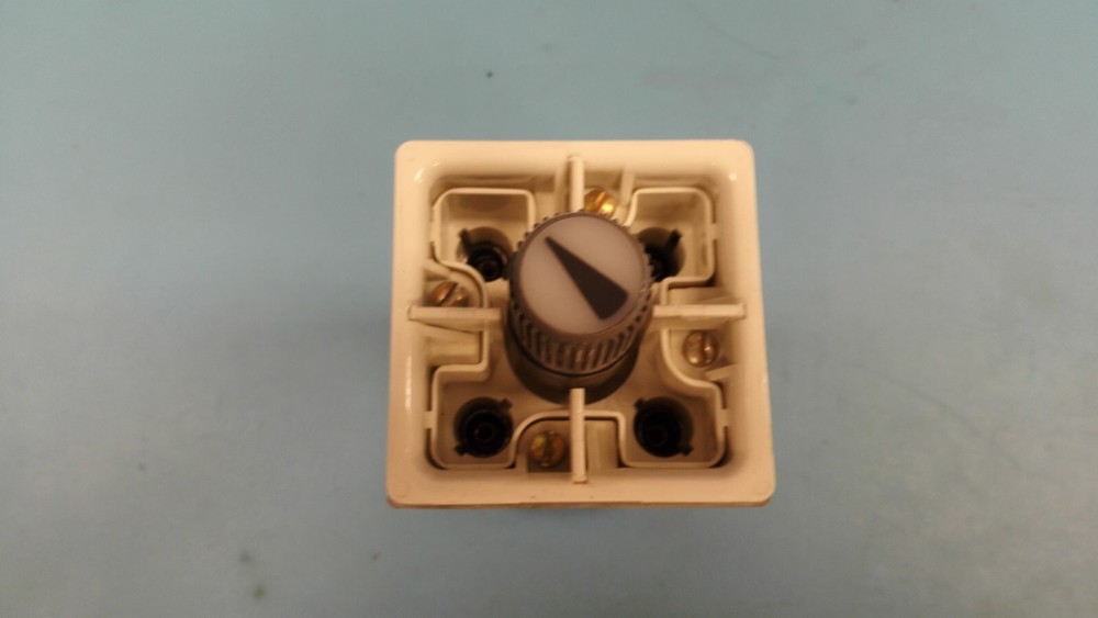 MICRO SWITCH 910AEA031  5-64 NOS