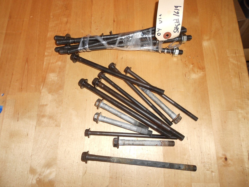 2004 04 VICTORY V92TC TOURING ENGINE CYLINDER HEAD BOLTS STUDS