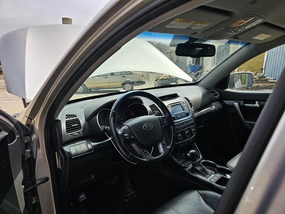 SORENTO 2015 Headrest 2450006