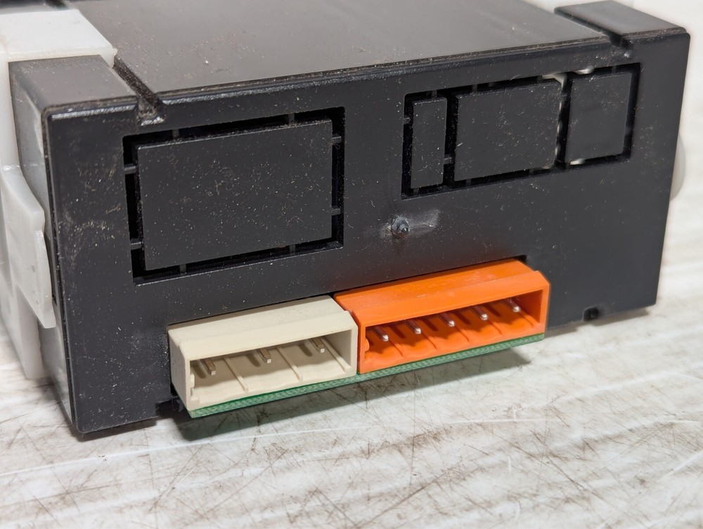 NEW Dwyer LCI108-00 4-Digit Compact Panel Meter / Indicator for Process Control