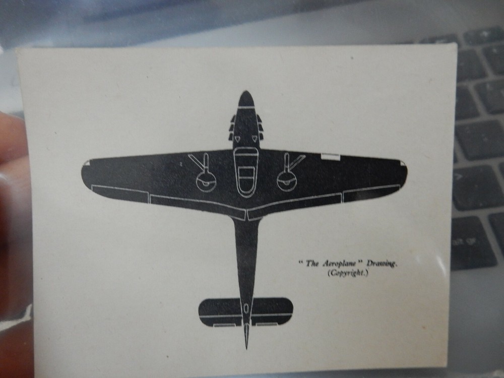 WW2 ERA SMALL RECOGNITION CARD   TYPE  ?    9 X 8 CM  Fighter