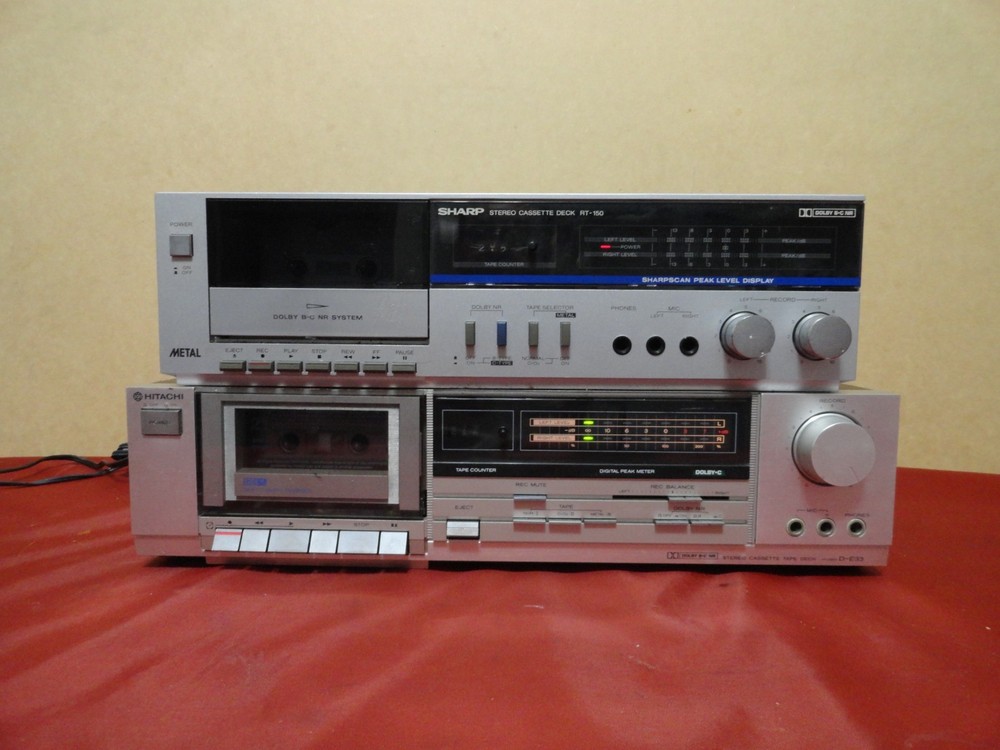 CASSTTE DECK PLAYER (HITACHI D-E33 & SHARP RT-150) FOR PARTS