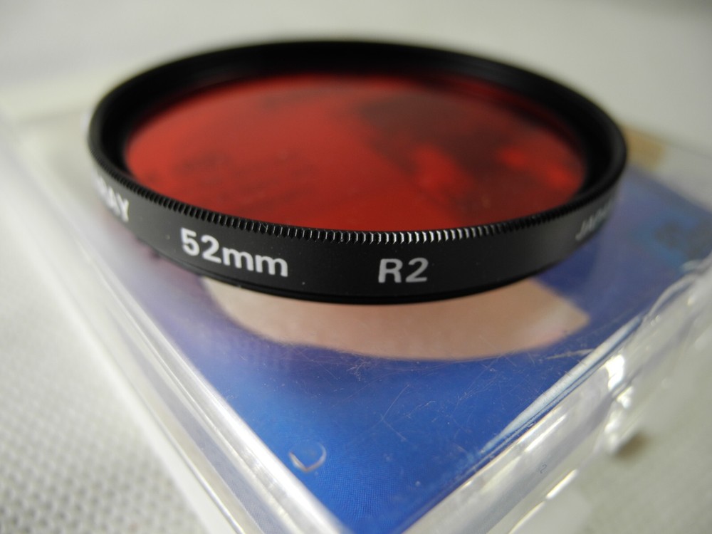 QUANTARAY PERFECT RED 2 52mm FILTER WITH CASE