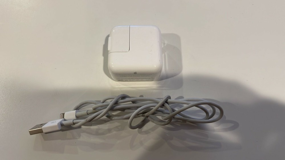Apple 10w USB Wall Charger with lightning charging cable for ALL iPhone, iPad