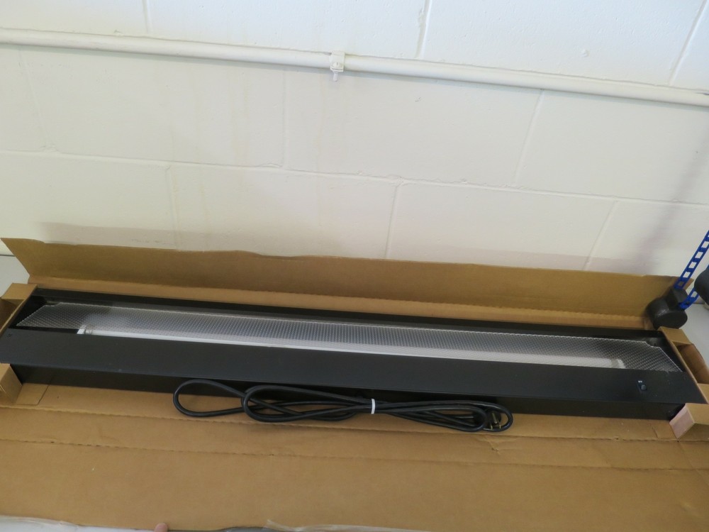 Universal Under Cabinet Task Lighting 44" x 7" x 1.75"