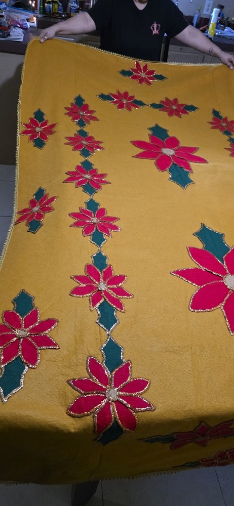 Hand Sawen Christmas Table Cloth