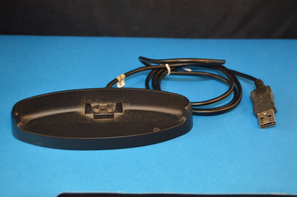 TomTom CARRYING - STORAGE CASE & CHARGING BASE Navigation GPS car auto Direction