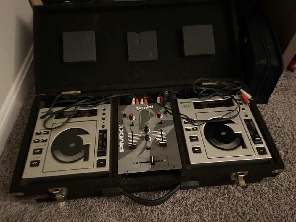 Gemini CDJ-10 Pro CD Player - PLEASE READ - Skips a Lot - Everything Powers On