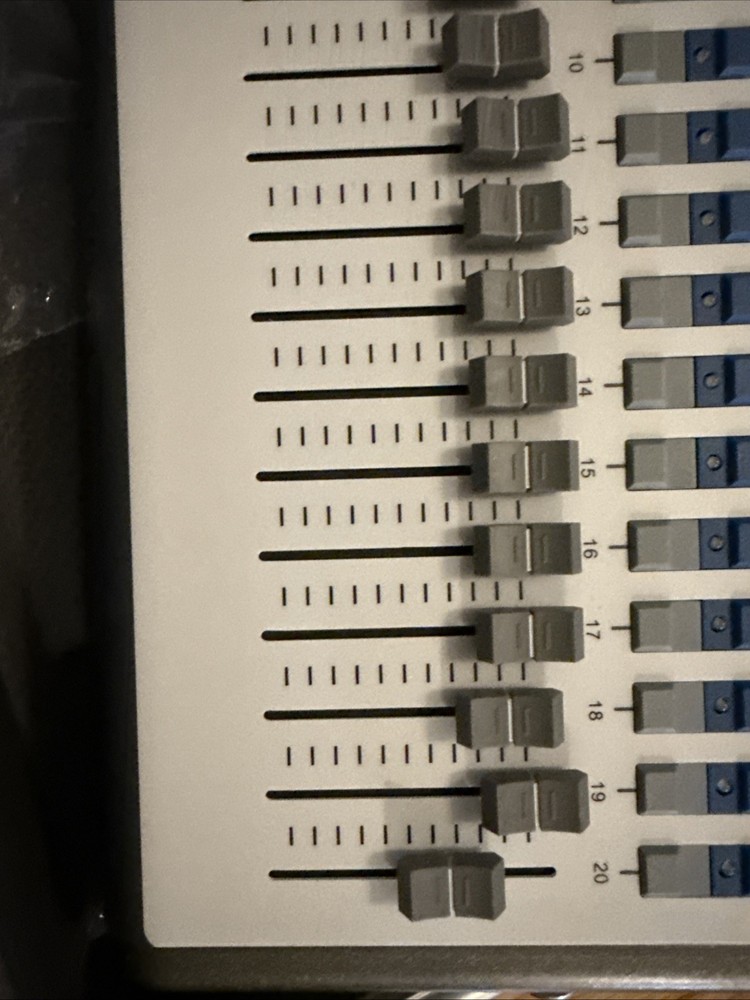 Tiger Touch Fader Wing In Case