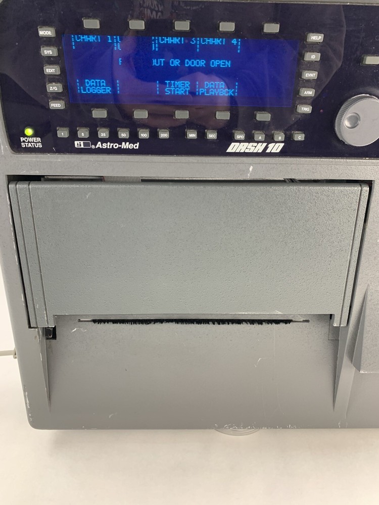 Astro-Med Dash 10 250v RMS Data Logger Powers On