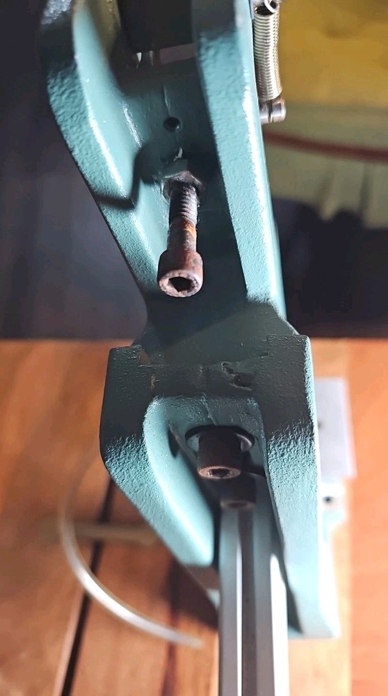 Minitools Toggle Action Punch Press