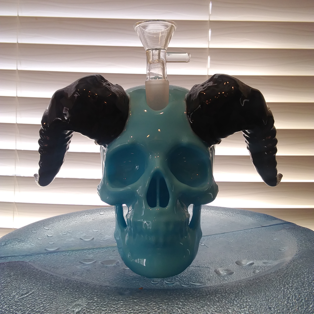 Devil Horned Skull Bong Bubbler Water Pipe