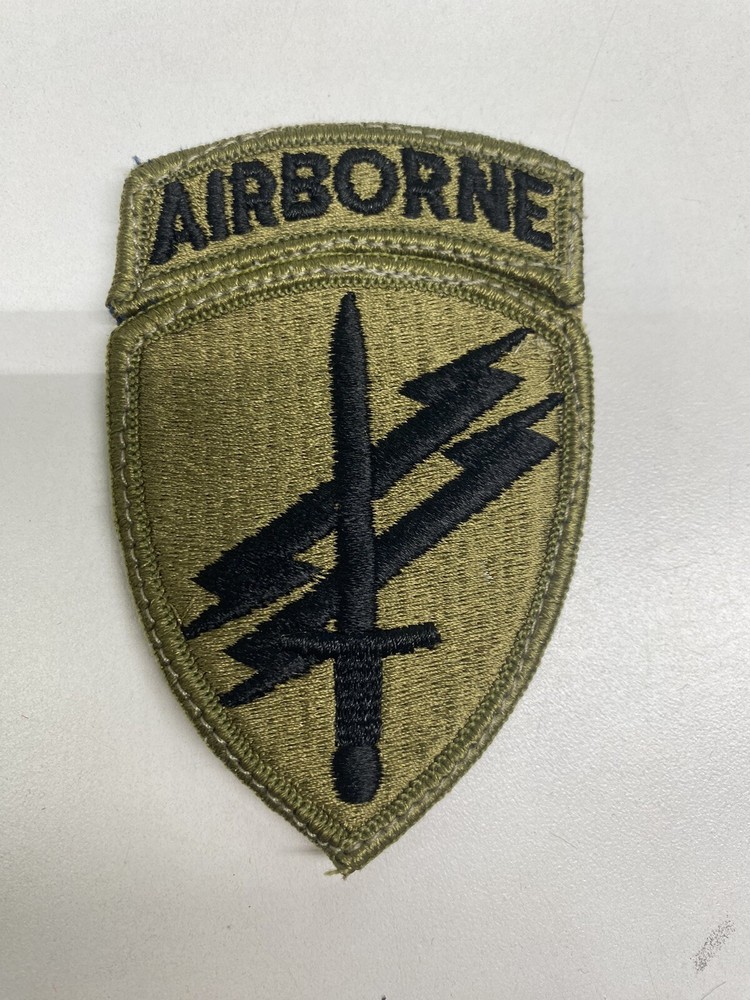 Civil Affairs And Psychological Operations Command patch / with Hook