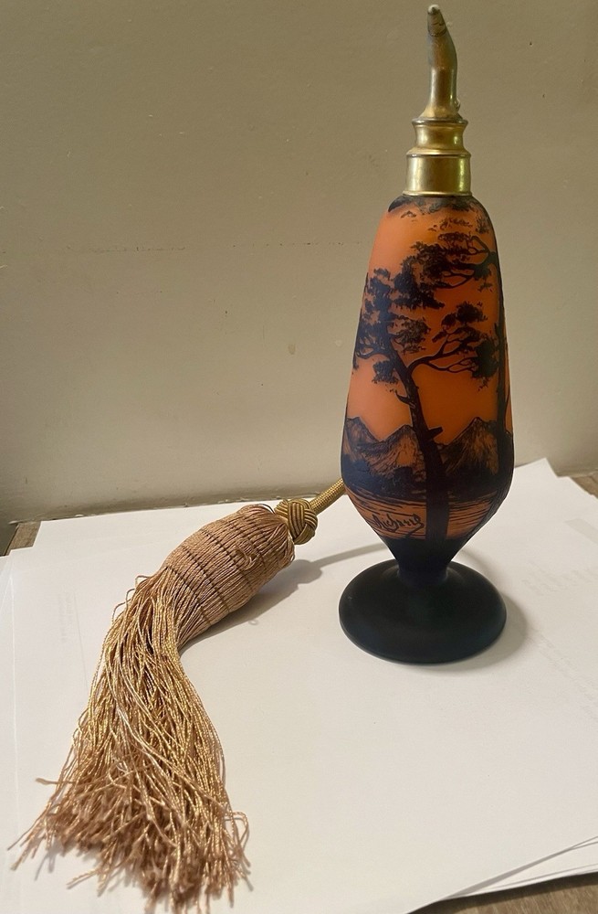 Richard Cameo Glass Perfume Atomizer