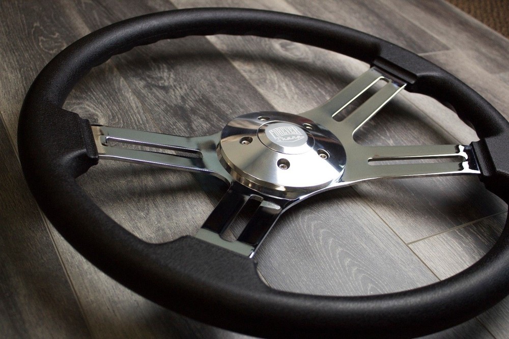 Steering Wheel & Hub Kit: 18" Chrome Dual Classic PolyUrethane (Freightliner)
