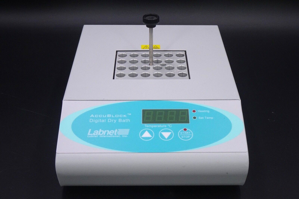 Labnet AccuBlock Digital Dry Bath D1100