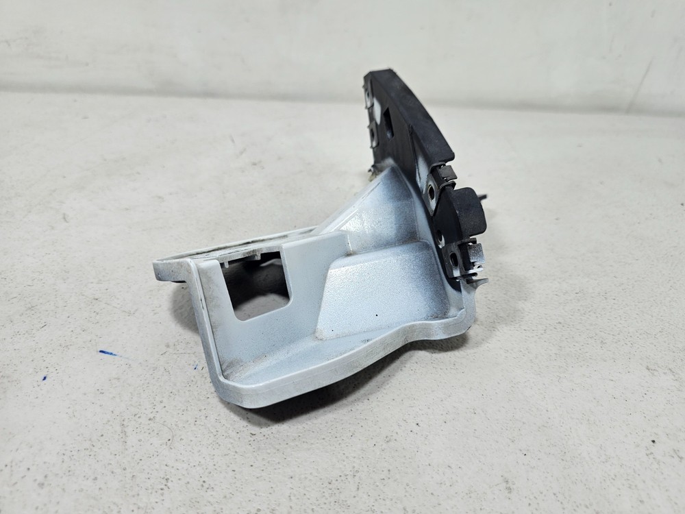 RANGE ROVER EVOQUE WING SUPPORT BRACKET FRONT RIGHT SIDE L538 2012-2018