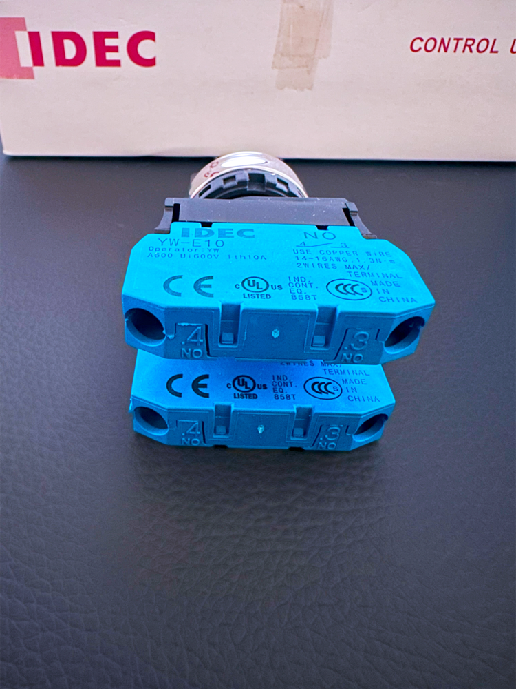 YW4S-32E20 IDEC Rotary Switch 3 Position 2NO AC/DC Spring Return From Left