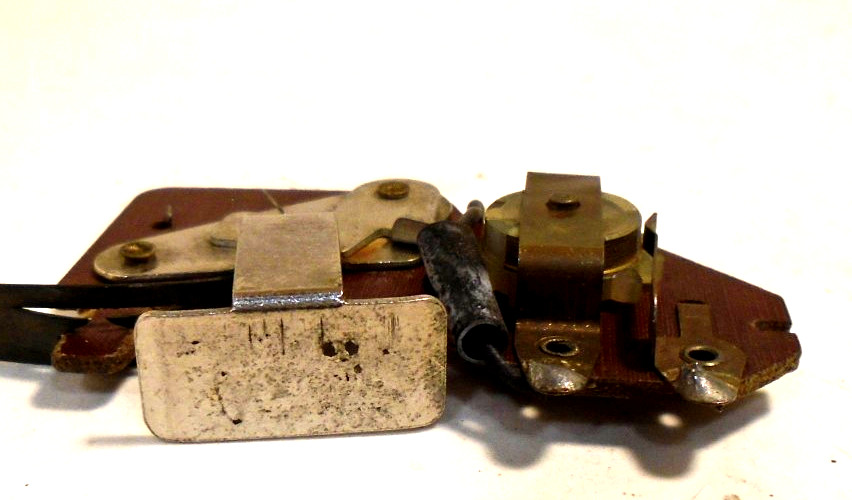 ORIGINAL LIONEL 6520-25 SEARCHLIGHT CAR SWITCH