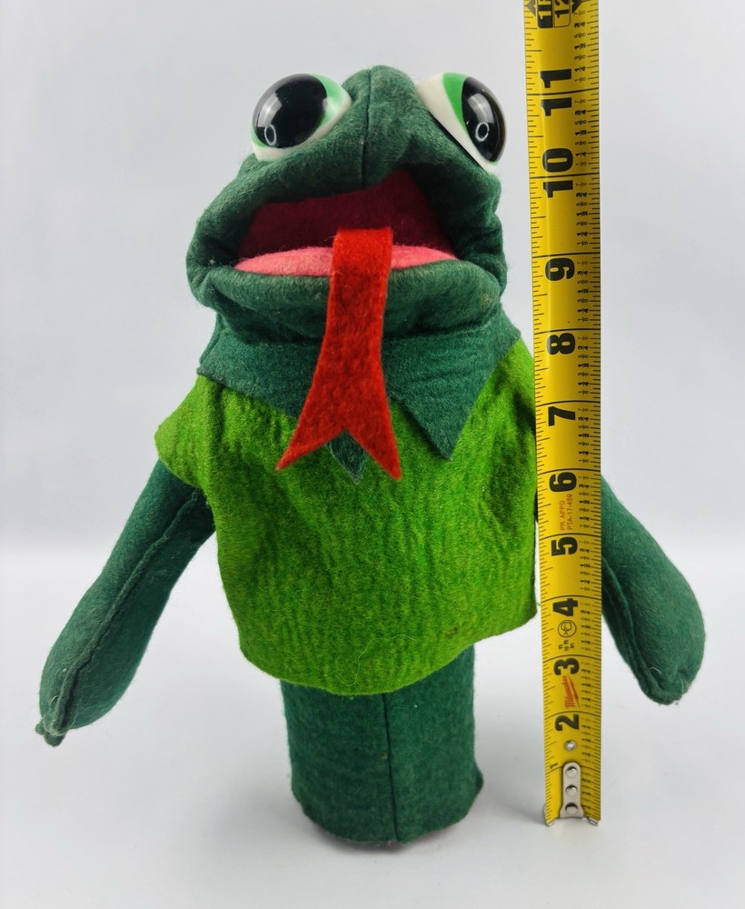 Vintage 1970s Green Felt Frog Hand Puppet