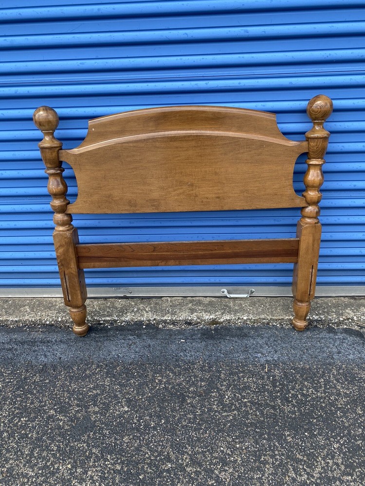 Kling Colonial (Ethan Allen) Solid Maple Twin size Cannonball Headboard