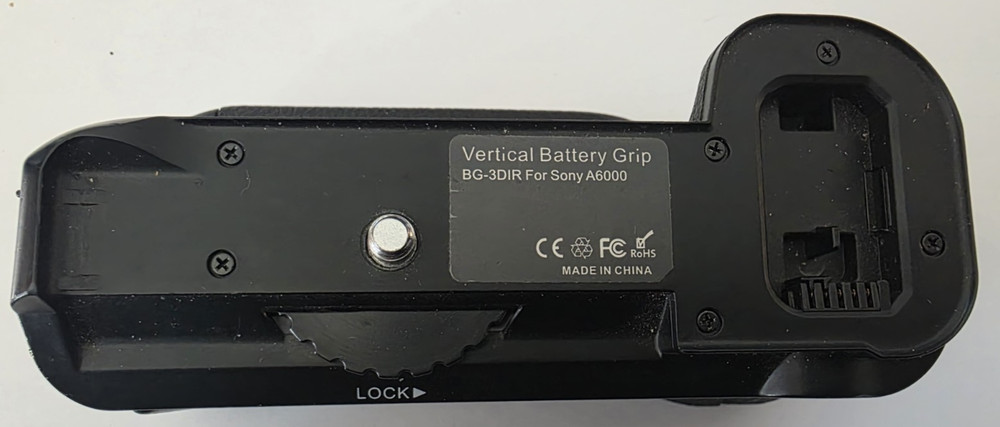 Vertical Battery Grip BG-3DIR for Sony A6000 (Without Batteries)