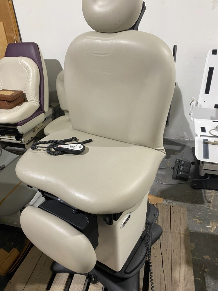 Midmark 630 Programmable and Swivel With hand control