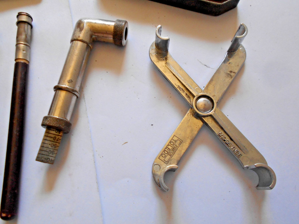 7 X ASSORTED MEASUREMENT TOOLS AND OTHERS