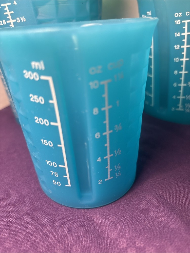 KOCHBLUME 4-Piece Silicone Measuring Cup Set Teal