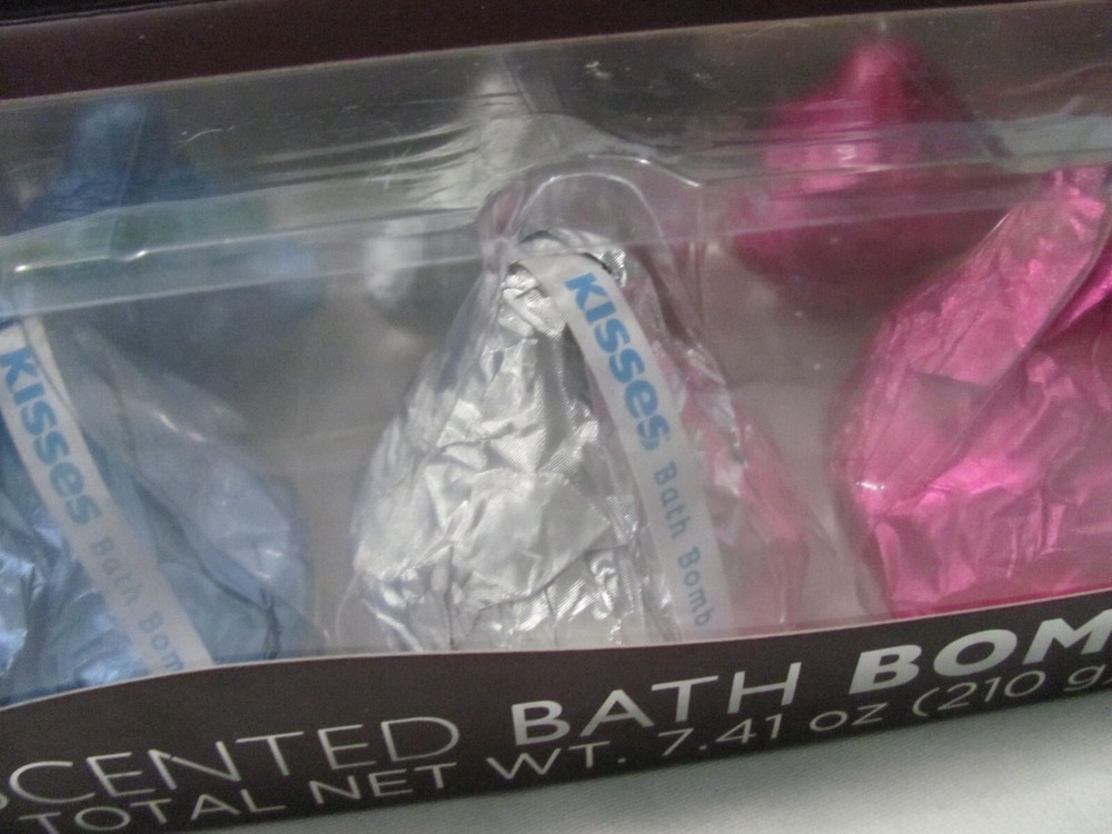NEW HERSHEY'S KISSES SCENTED BATH BOMBS SET