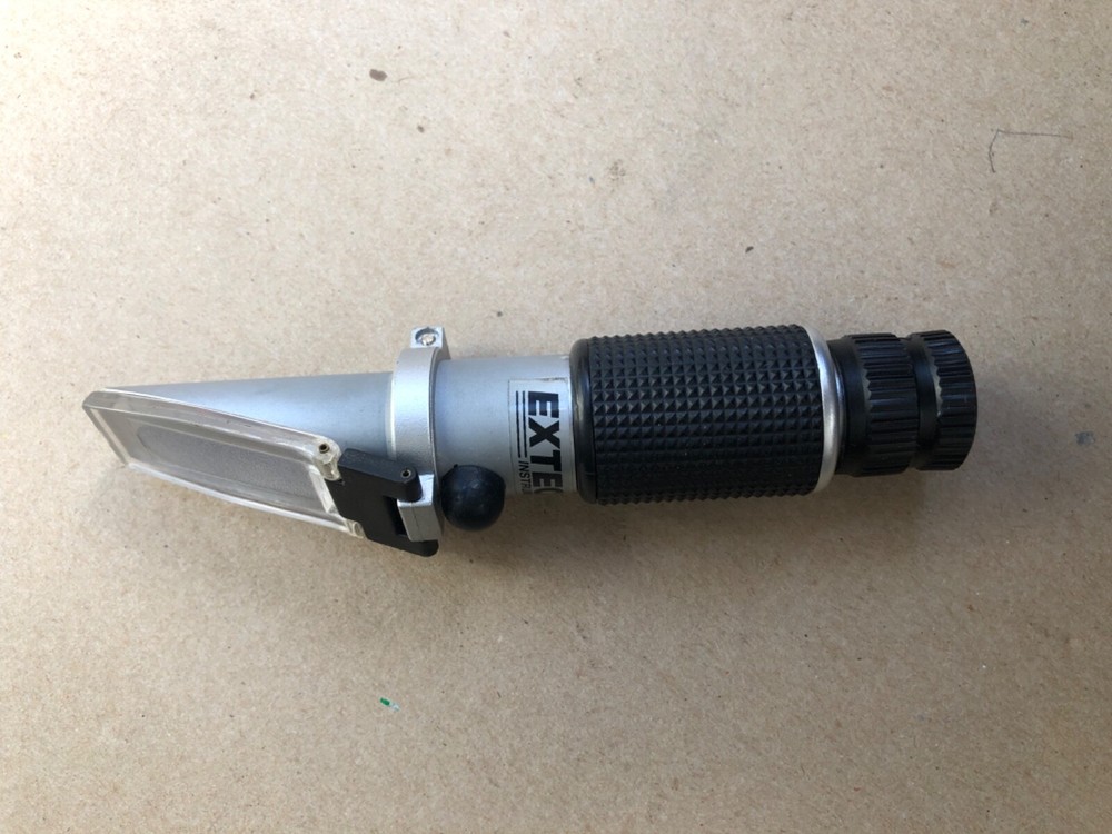 EXTECH Instruments Portable Retractometer RF40