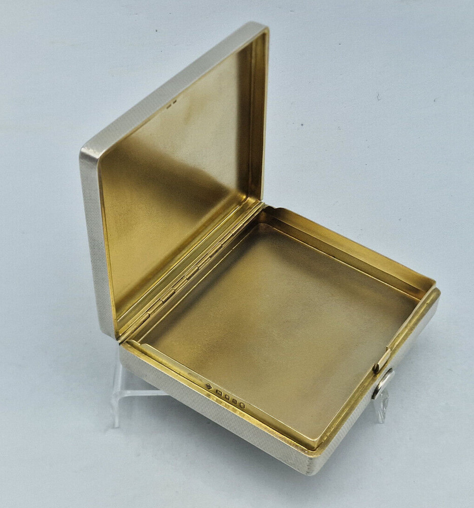 Antique 1935 London Alfred Dunhill Beautiful Solid Silver Cigarette case / J080
