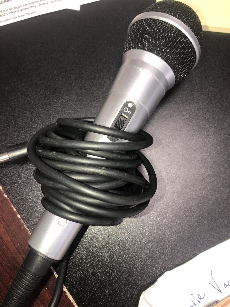 Karaoke Microphone  High Grade Low Noise Microphone 10ft Cable Black Tested