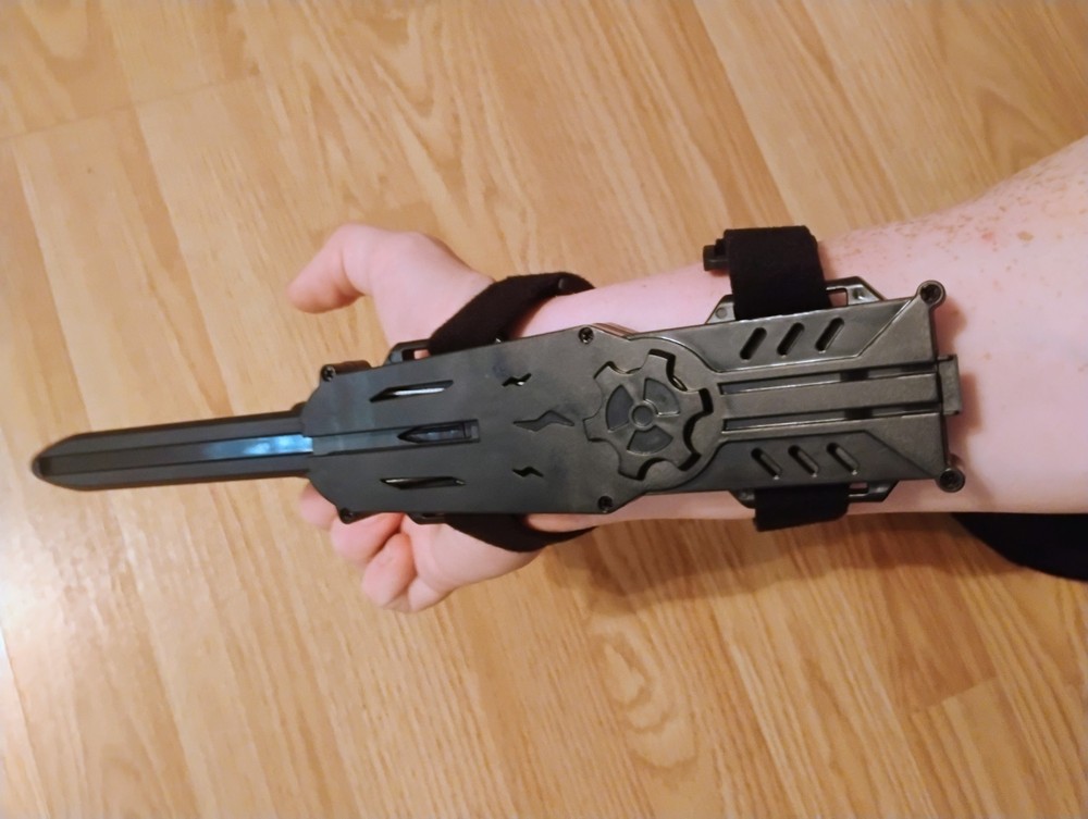 Assassins Creed Hidden Blade Replica Plastic Training Blade