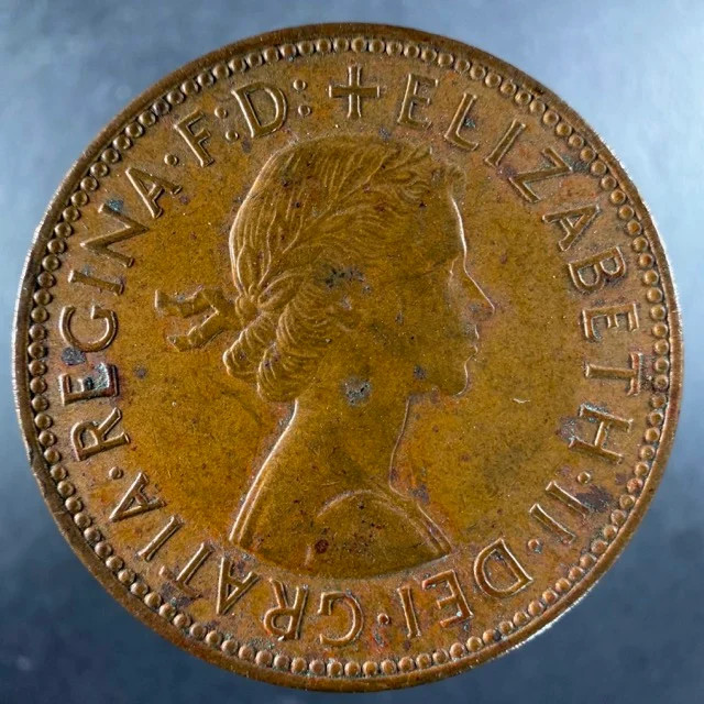 1967 Great Britain Half Penny Sharp Features Elizabeth II Bronze