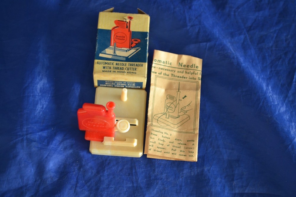 AUTOMATIC NEEDLE THREADER RED WITH THREAD CUTTER BOX AND STAND ORIGINAL VINTAGE