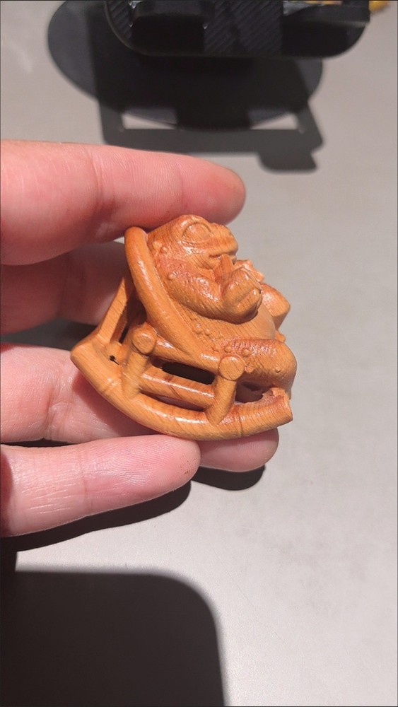 Thuja Wood Toad Carving Hand Piece Vintage Solid Wood Craft Ornament
