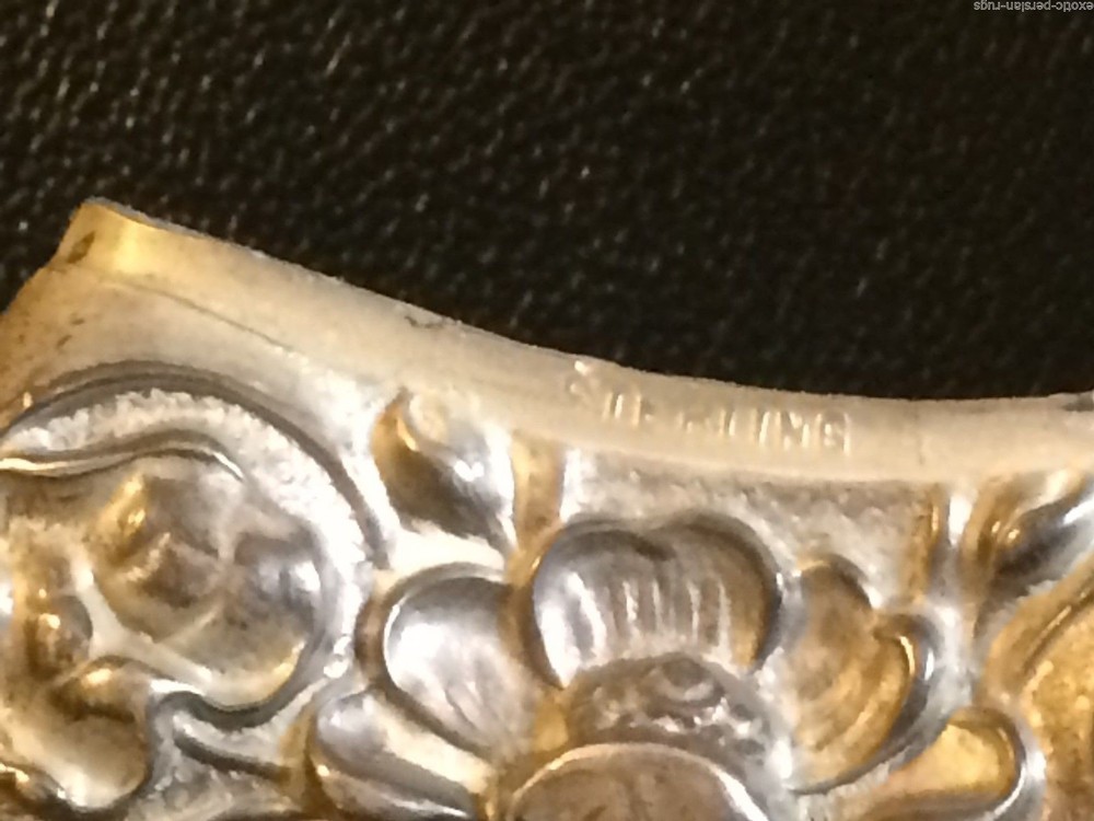 AN ANTIQUE BEAUTIFUL STERLING SILVER MATCH SAFE